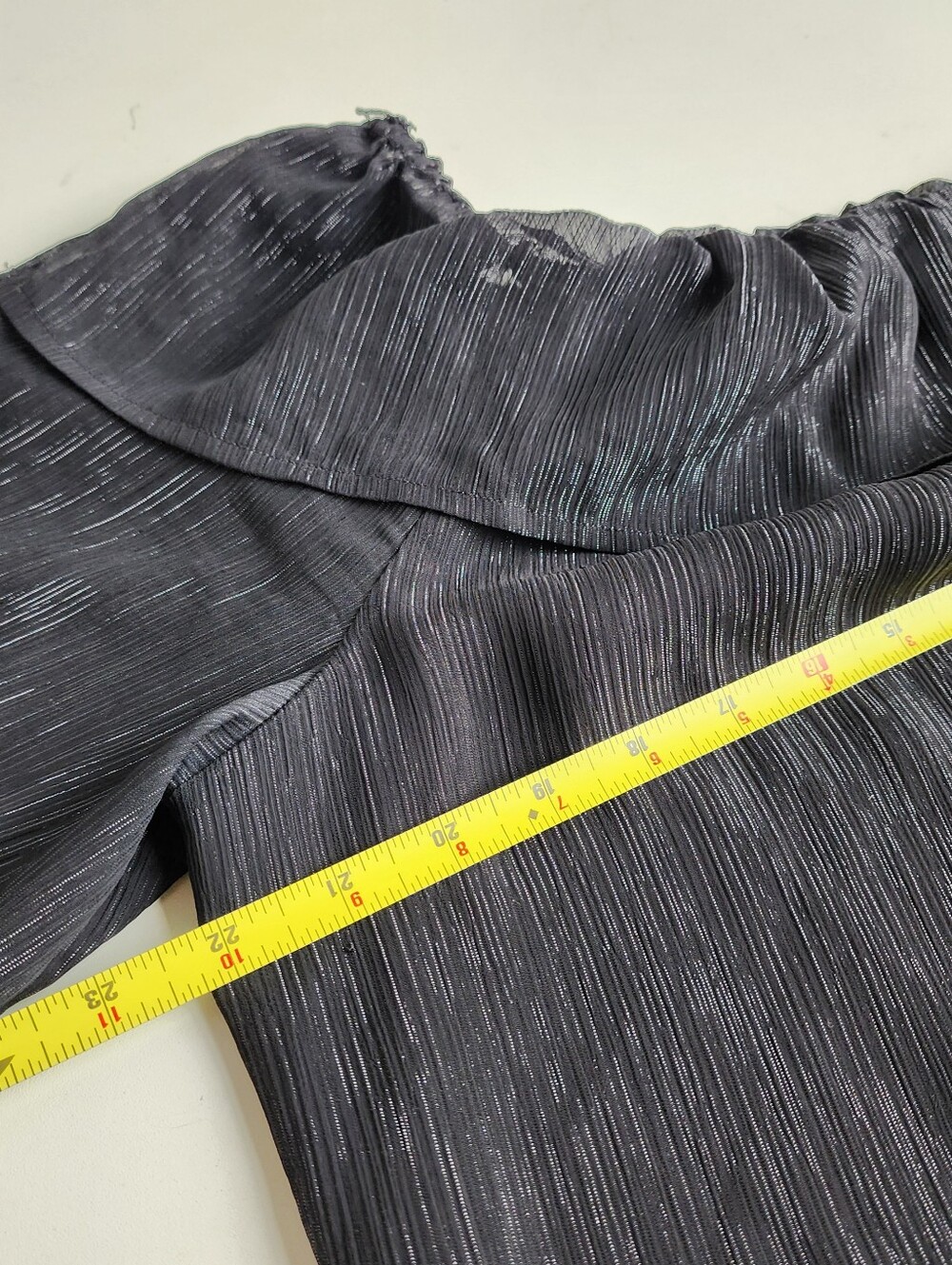 White House Black Market Blouse Metallic Silver Ruffled Peasant Off Shoulder XL - Picture 10 of 13